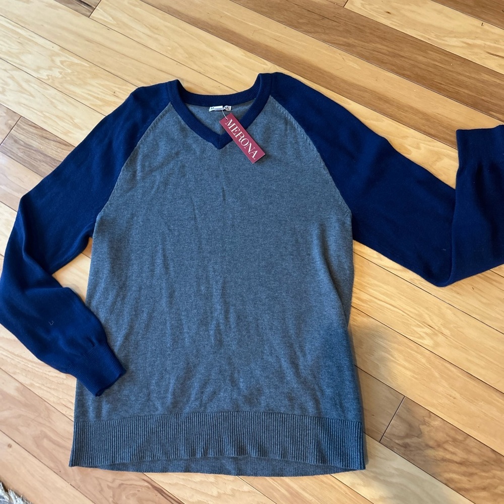 NWT Merona Men’s Medium Colorblock Sweater V-Neck Grey Navy Raglan Sleeve